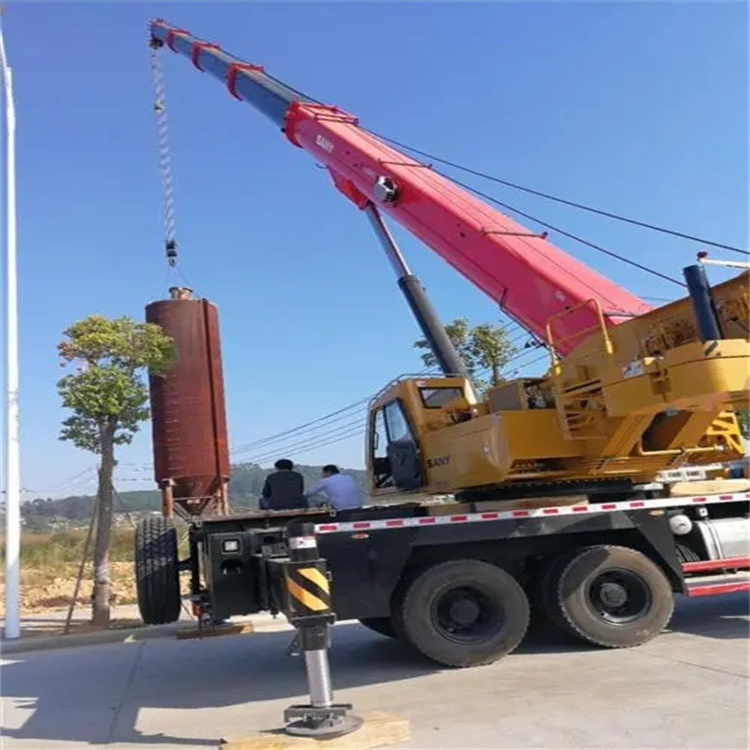 浠水专业吊车租赁多少钱